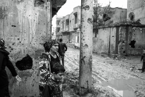  Kurdish residents of Cizre returning to their destroyed neighborhood on March 3